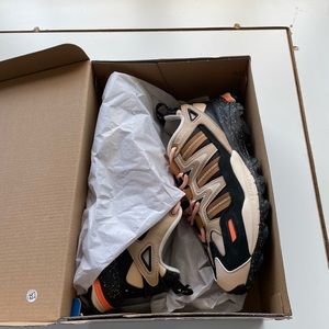 New women’s HYPERTURF ADVENTURE Adidas size 8